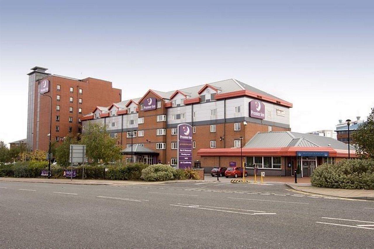 Premier Inn Manchester Old Trafford Salford  Eksteriør bilde