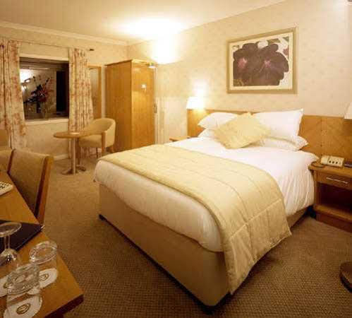 Premier Inn Manchester Old Trafford Salford  Eksteriør bilde